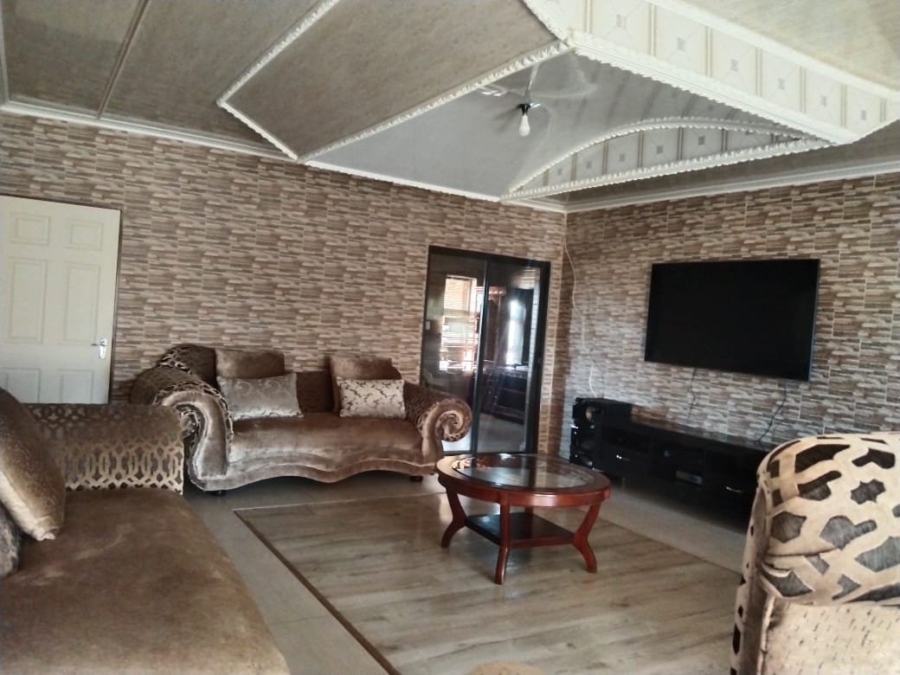 5 Bedroom Property for Sale in Kestell Free State